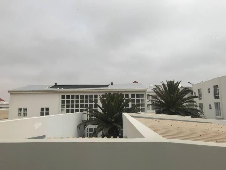 A Zen And Chic Beachfront Apartment 斯瓦科普蒙德 外观 照片